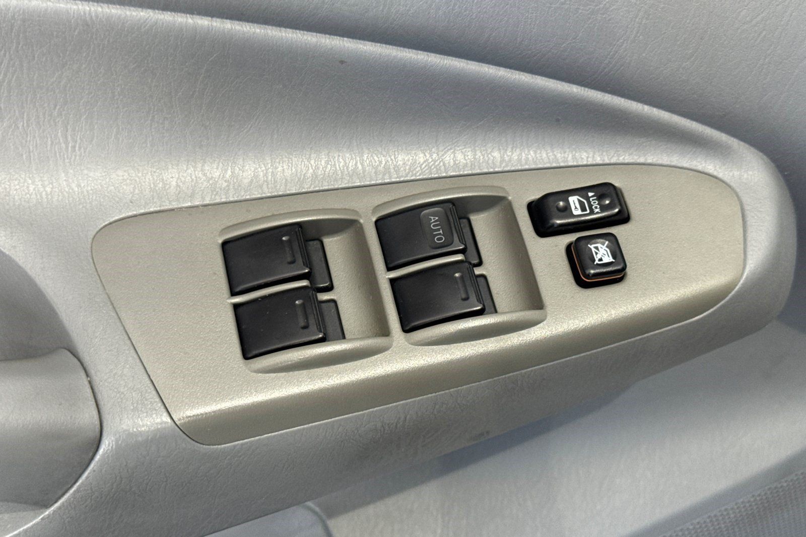 Used 2011 Toyota Tacoma PreRunner RWD image 13