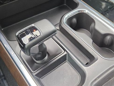 Used 2023 Chevrolet Silverado 1500 High Country w/ High Country Premium Package AWD/4WD image 16