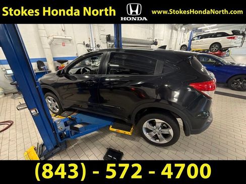 Used 2022 Honda HR-V LX image 16