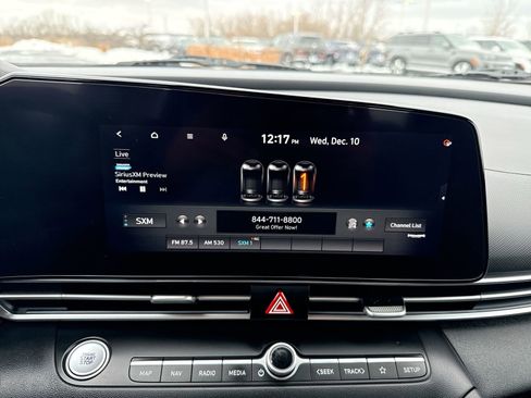 Used 2023 Hyundai Elantra Limited w/ Preferred Accessory Package image 17