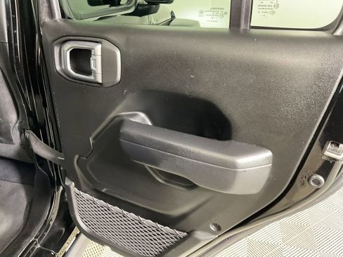 Used 2024 Jeep Wrangler Unlimited Rubicon AWD/4WD image 20