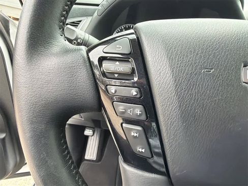 Used 2022 Nissan Armada SV w/ SV Appearance Package image 25
