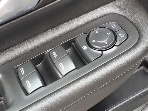 Used 2022 GMC Terrain SLE image 22