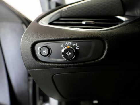 Used 2018 Chevrolet Malibu LT image 32