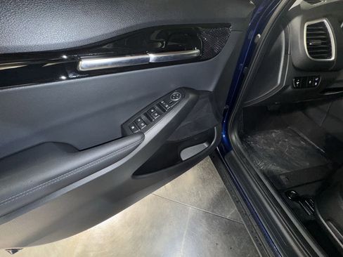 Certified 2025 Kia Seltos EX w/ EX Sunroof Package image 17