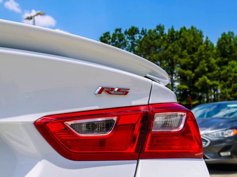 Used 2022 Chevrolet Malibu RS FWD image 5