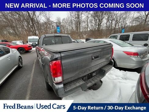 Used 2016 Toyota Tacoma TRD Sport w/ Towing Package image 2