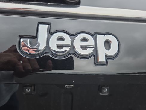 Used 2019 Jeep Compass Latitude w/ Cold Weather Group AWD/4WD image 23
