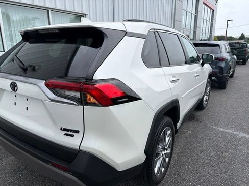 Certified 2022 Toyota RAV4 Limited AWD/4WD image 4