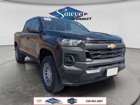 Used 2024 Chevrolet Colorado W/T RWD image 7