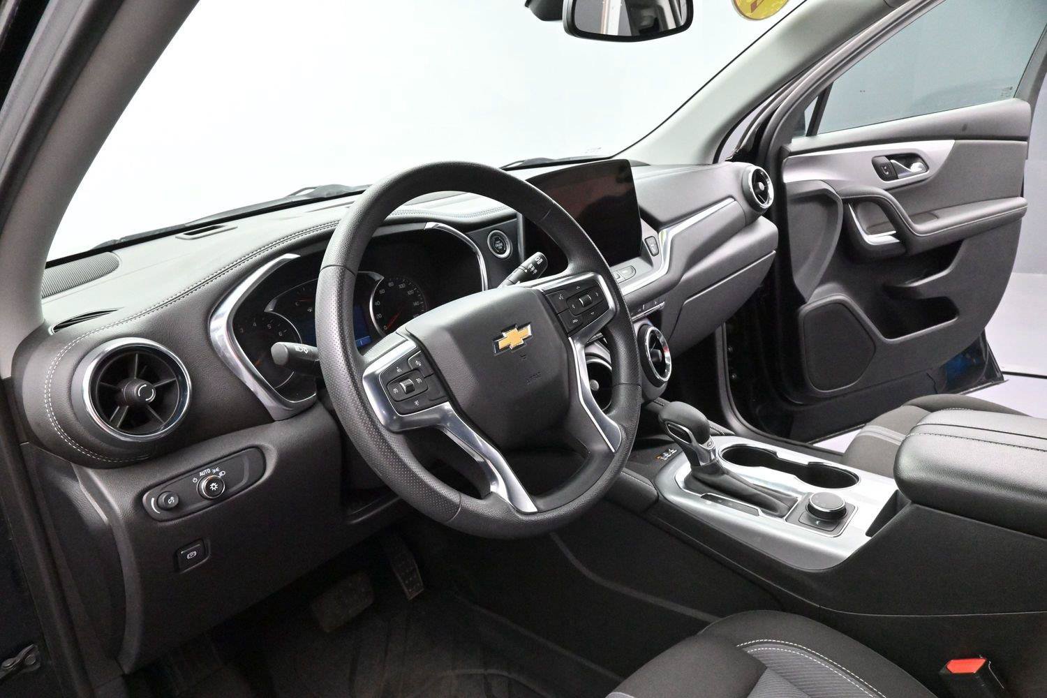 Used 2023 Chevrolet Blazer LT w/ Convenience Package FWD image 18