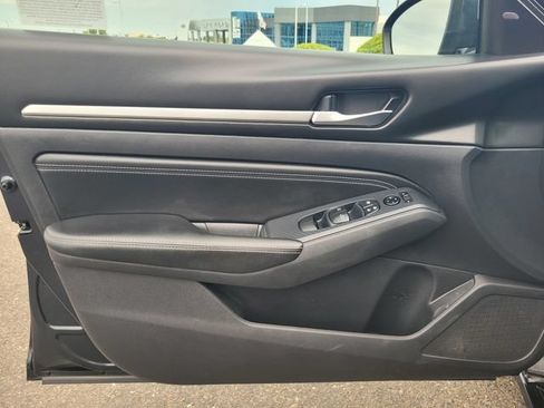 Certified 2019 Nissan Altima 2.5 SV FWD image 18