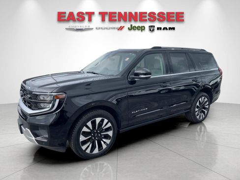 Used 2025 Ford Expedition Platinum w/ Driver's Package AWD/4WD image 7