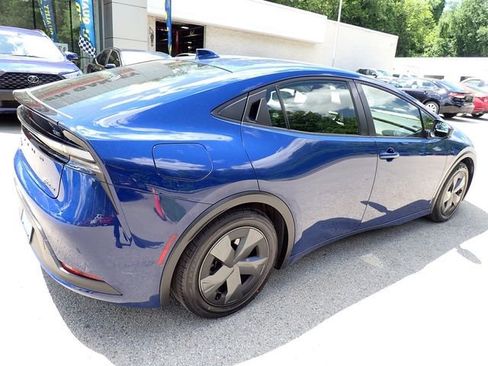 Used 2024 Toyota Prius Prime FWD image 4