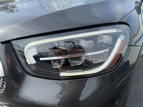 Used 2022 Mercedes-Benz GLC 300 4MATIC image 9
