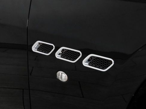 Used 2013 Maserati GranTurismo Sport image 44