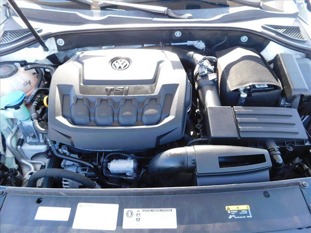 Used 2018 Volkswagen Passat 2.0T R-Line w/ R-Line Lighting Package FWD image 29