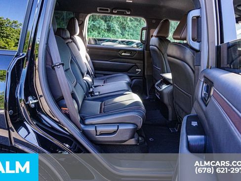 Used 2025 Nissan Armada SL RWD image 24