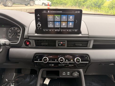 Certified 2025 Honda Pilot EX-L image 18