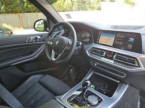 Used 2023 BMW X5 xDrive40i w/ Climate Comfort Package AWD/4WD image 10