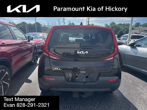 Used 2022 Kia Soul LX w/ Technology Package FWD image 3