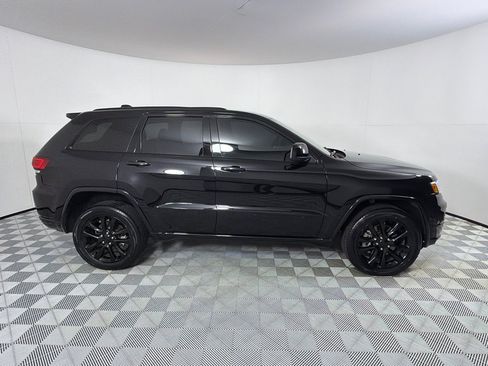 Used 2021 Jeep Grand Cherokee Laredo X AWD/4WD image 4