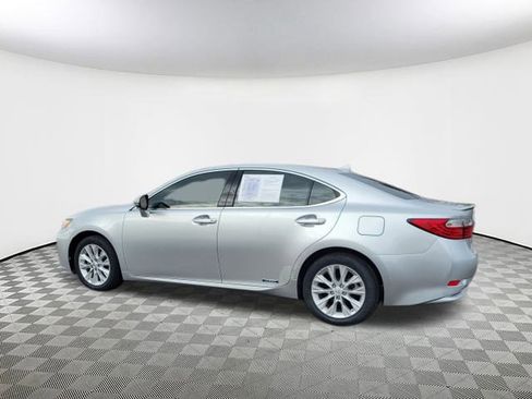 Used 2013 Lexus ES 300h image 5