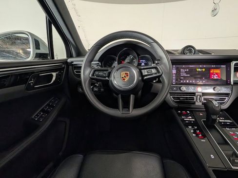 Certified 2026 Porsche Macan image 20