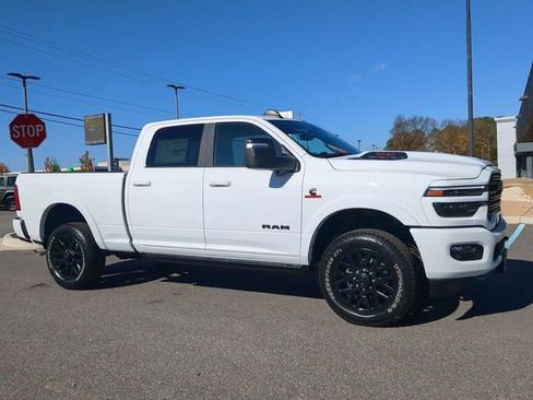 New 2026 RAM 2500 Limited AWD/4WD image 2