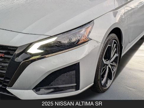 New 2025 Nissan Altima 2.5 SR image 10
