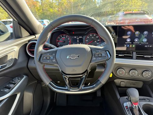New 2026 Chevrolet Trax RS w/ Sunroof Package image 22