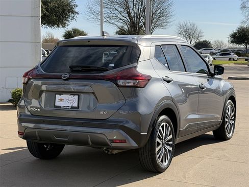 Used 2024 Nissan Kicks SV image 4