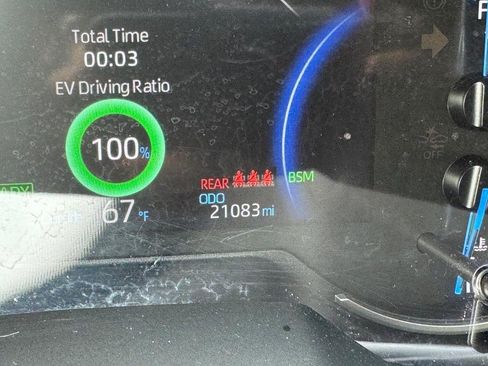 Used 2025 Toyota RAV4 XLE AWD/4WD image 25
