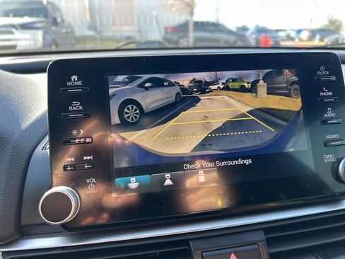 Used 2018 Honda Accord Sport image 12