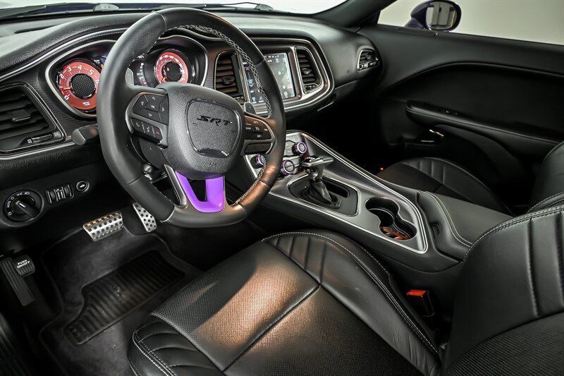 Used 2016 Dodge Challenger SRT Hellcat RWD image 15