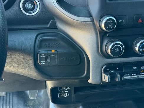 Used 2024 RAM 3500 Tradesman w/ Chrome Appearance Group AWD/4WD image 21