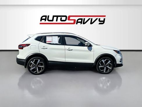Used 2022 Nissan Rogue Sport SL FWD image 8