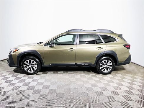 Used 2025 Subaru Outback Premium image 5