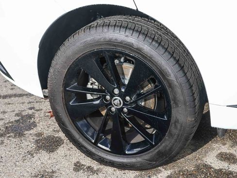 Used 2025 Jaguar F-PACE R-Dynamic S image 12