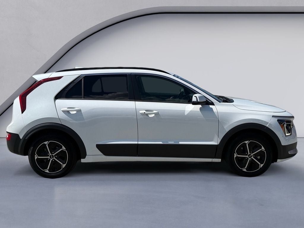 Used 2023 Kia Niro EX FWD image 6