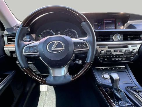 Used 2018 Lexus ES 350 w/ Luxury Package w/Wood Trim FWD image 5