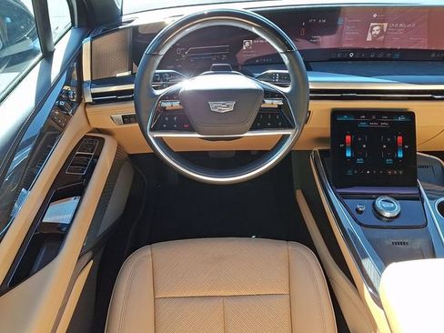 Used 2025 Cadillac Escalade IQ Luxury 2 AWD/4WD image 11