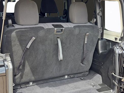 Used 2018 Jeep Wrangler Sport AWD/4WD image 43