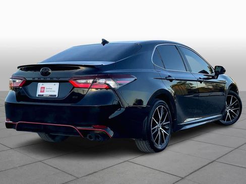 Used 2024 Toyota Camry SE image 12