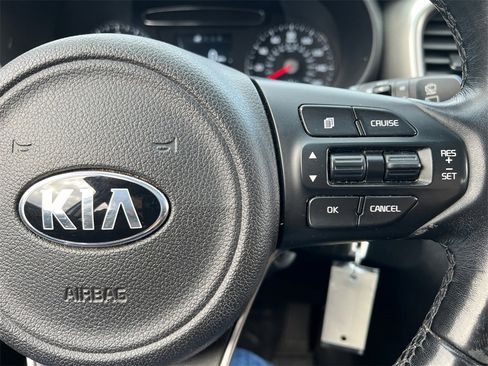 Used 2016 Kia Sorento LX w/ LX Convenience Package image 17