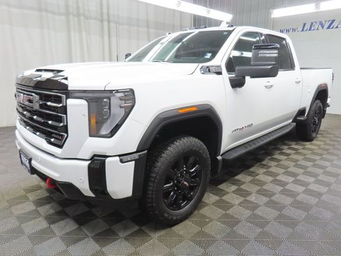 Used 2025 GMC Sierra 2500 AT4 w/ AT4 Premium Plus Package image 7