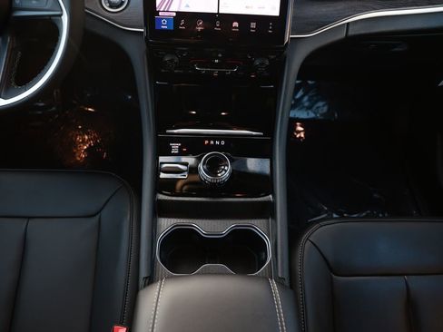 New 2025 Jeep Grand Cherokee Limited image 24