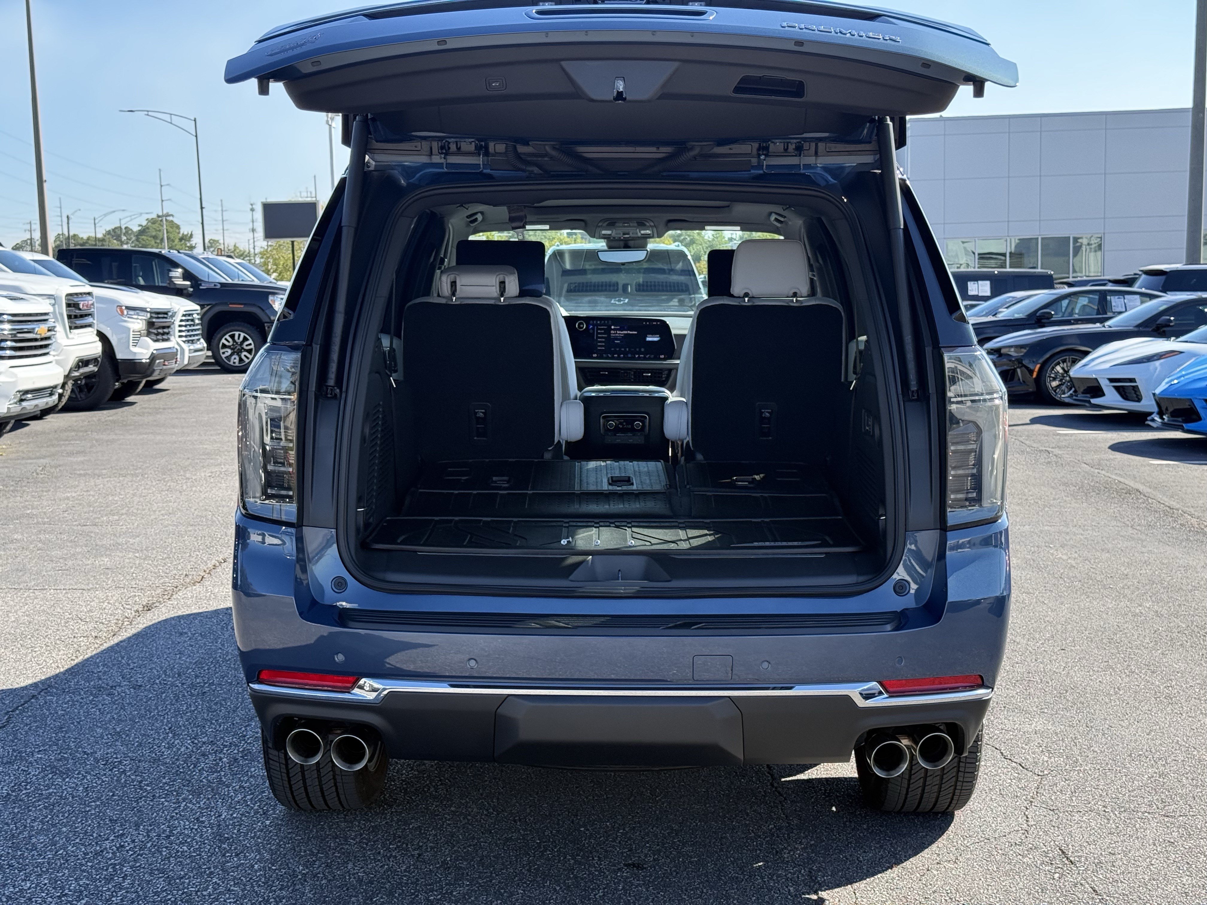 Used 2025 Chevrolet Tahoe Premier AWD/4WD image 37