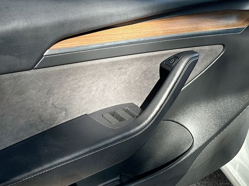 Used 2022 Tesla Model 3 Long Range image 17