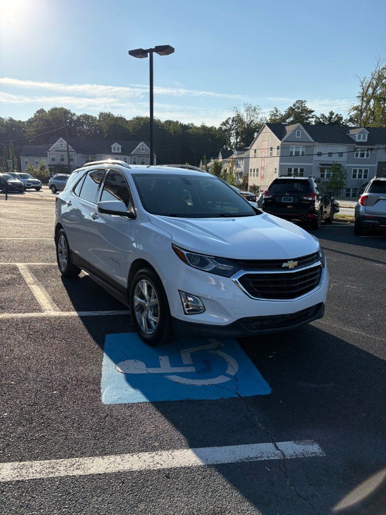 Used 2019 Chevrolet Equinox LT FWD image 3